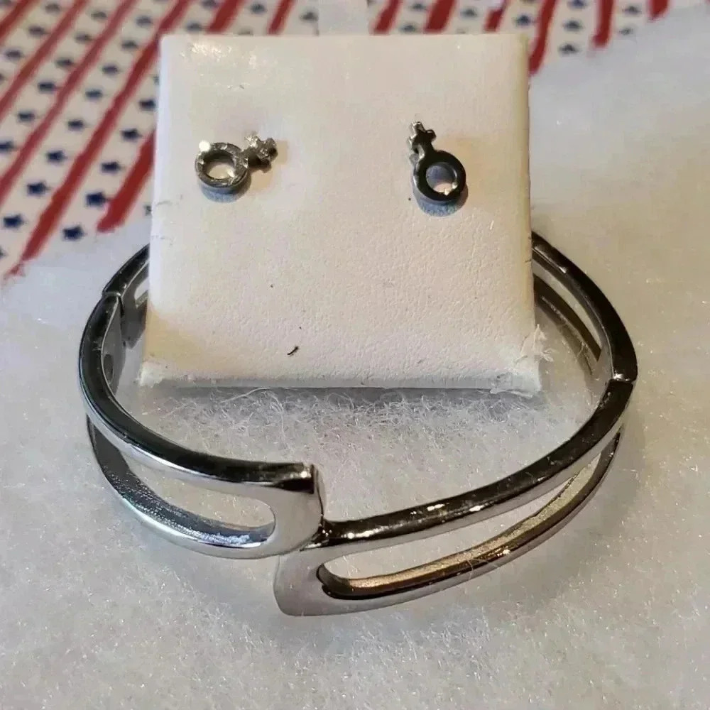 ☆☆☆Bracelet+post earrings